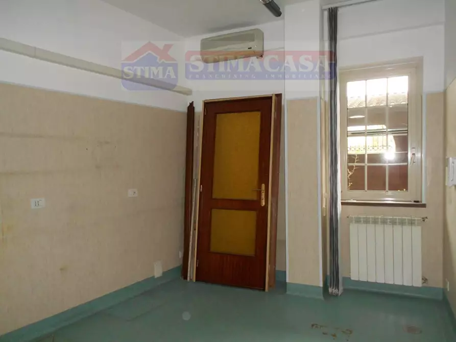 Immagine 11 di Ufficio in vendita  in VIA Etna a Casoria