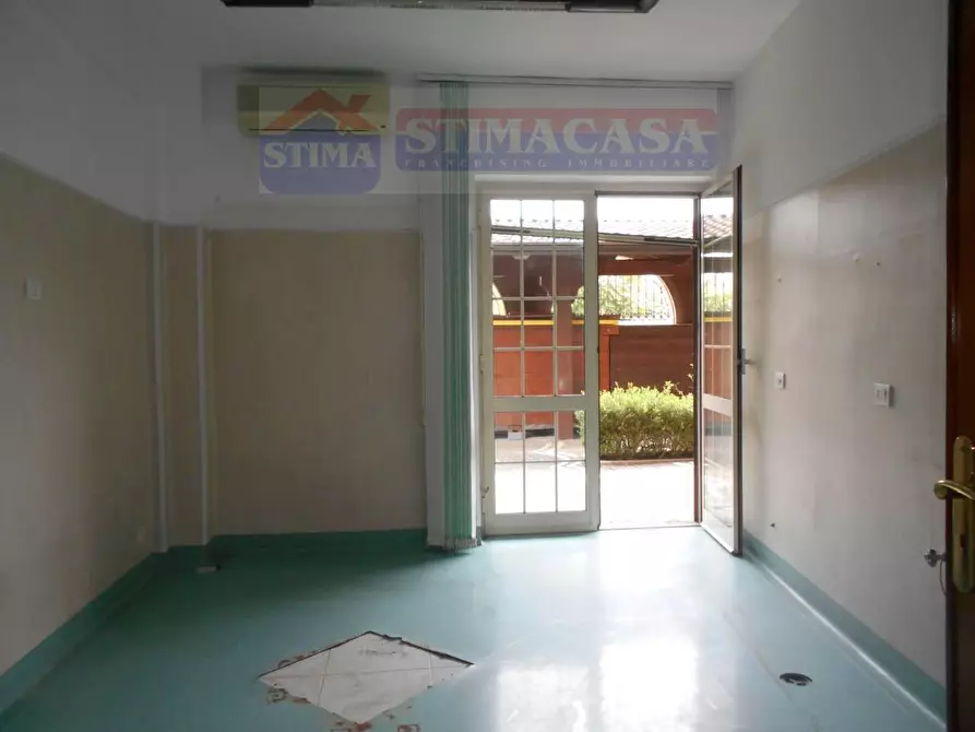 Immagine 16 di Ufficio in vendita  in VIA Etna a Casoria