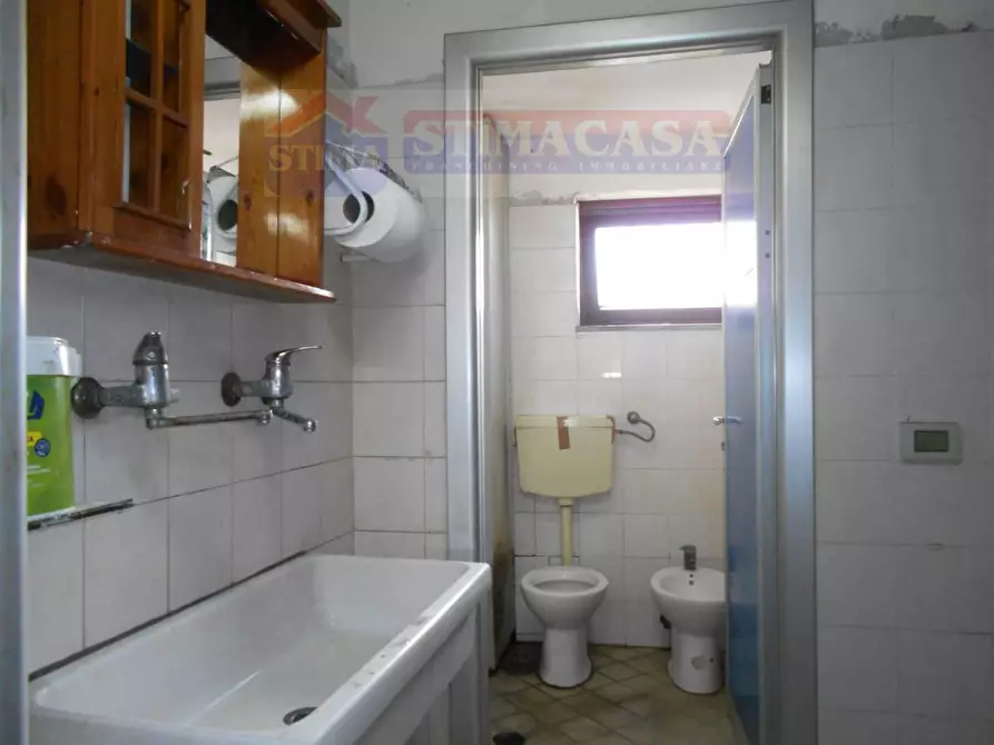 Immagine 22 di Palazzo in vendita  in VIA Pietro Nenni a Casoria