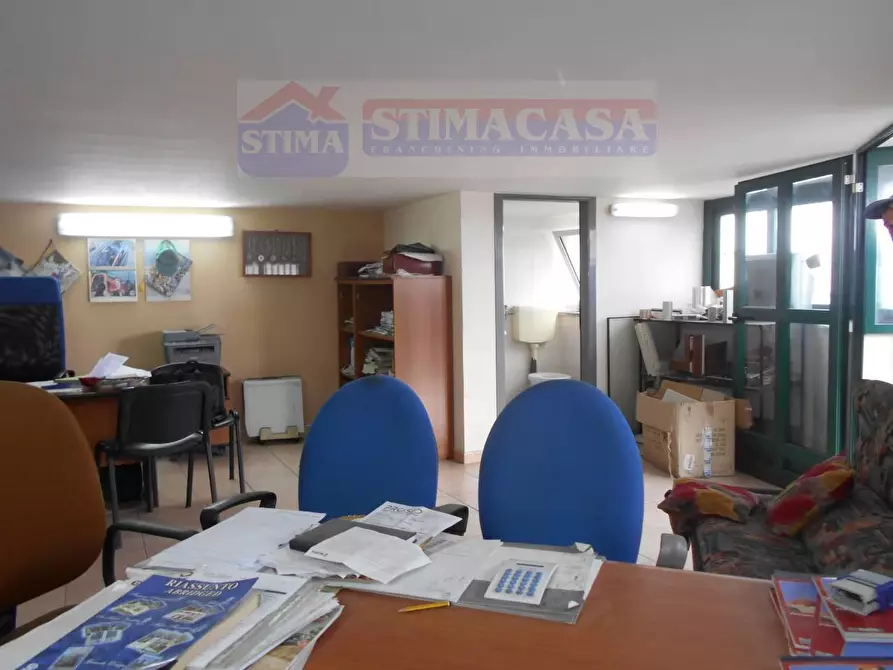 Immagine 27 di Palazzo in vendita  in VIA Pietro Nenni a Casoria