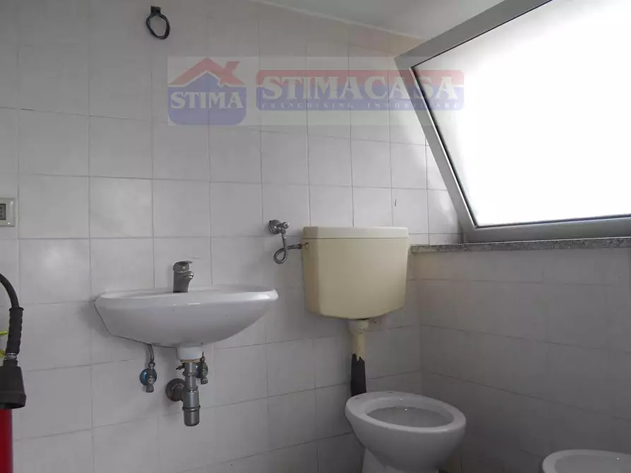 Immagine 28 di Palazzo in vendita  in VIA Pietro Nenni a Casoria