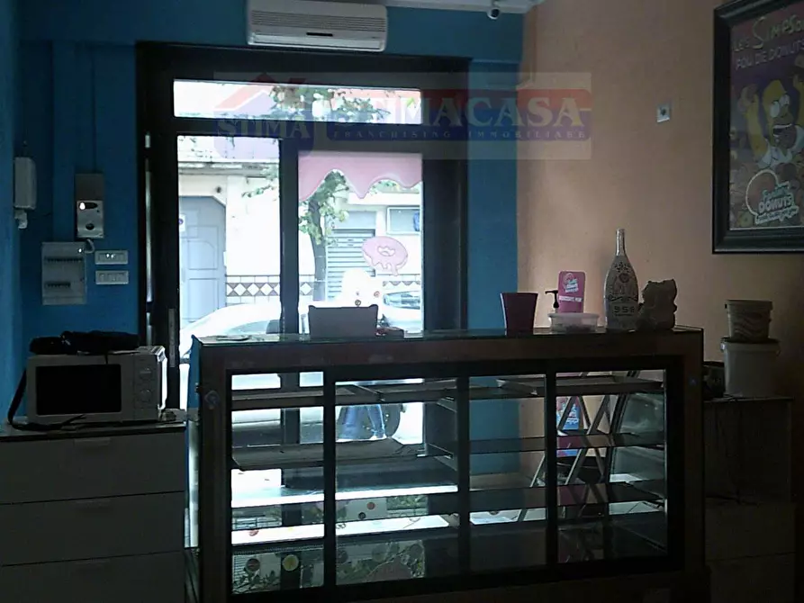 Immagine 6 di Locale commerciale in affitto  in CORSO Alcide de Gasperi a Afragola