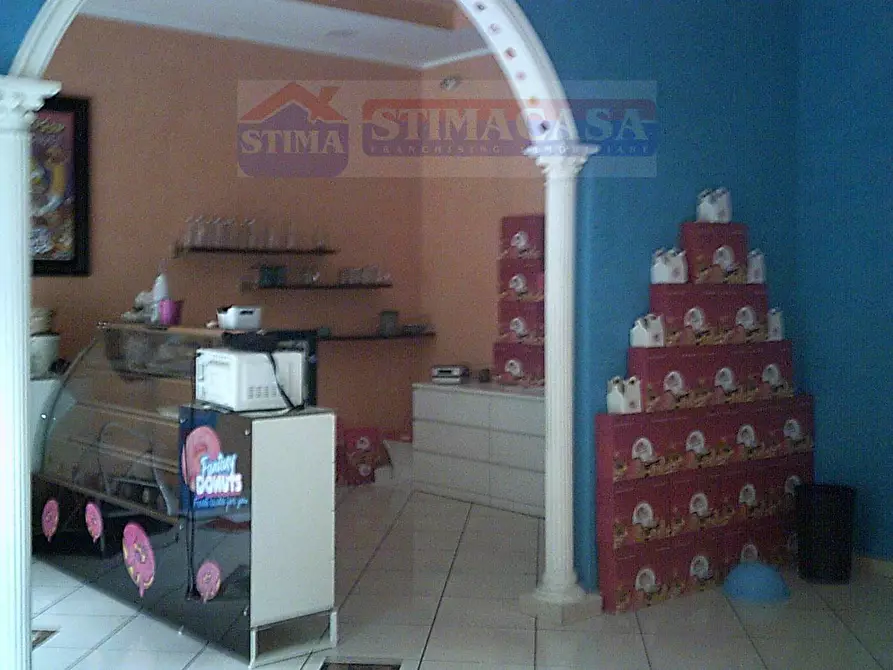 Immagine 9 di Locale commerciale in affitto  in CORSO Alcide de Gasperi a Afragola