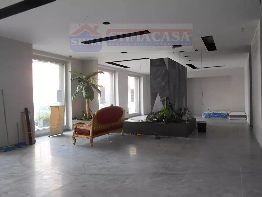 Immagine 11 di Negozio in affitto  in VIA Alcide de Gasperi a Afragola