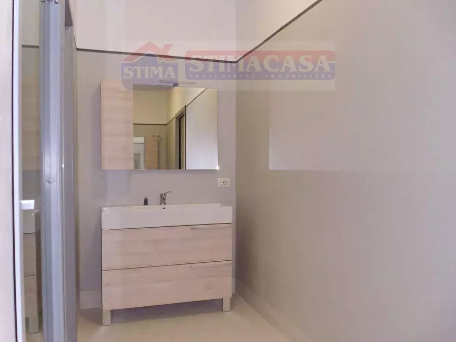 Immagine 11 di Ufficio in affitto  in VIA Pietro Donadio a Cardito