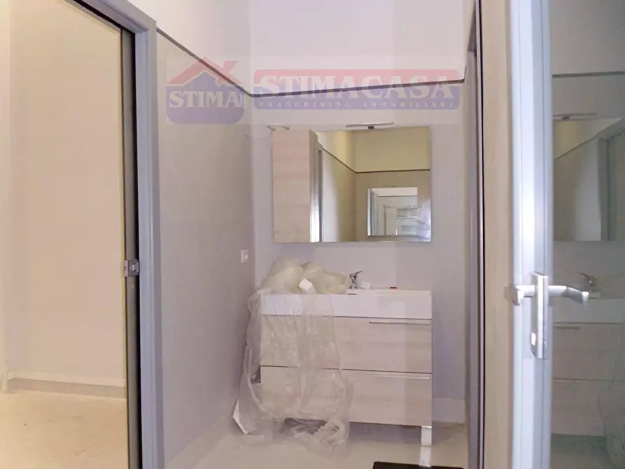 Immagine 12 di Ufficio in affitto  in VIA Pietro Donadio a Cardito