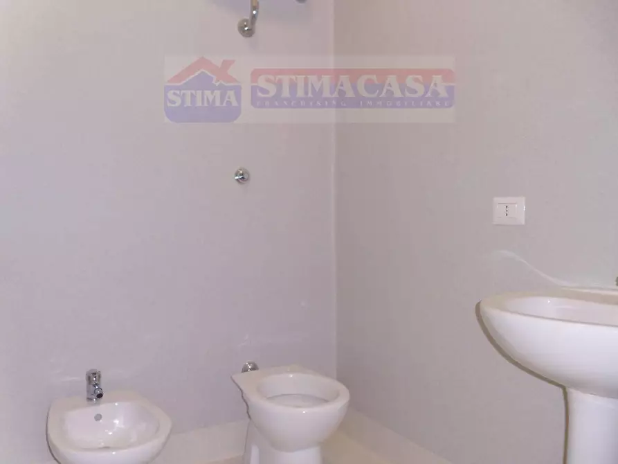 Immagine 14 di Ufficio in affitto  in VIA Pietro Donadio a Cardito