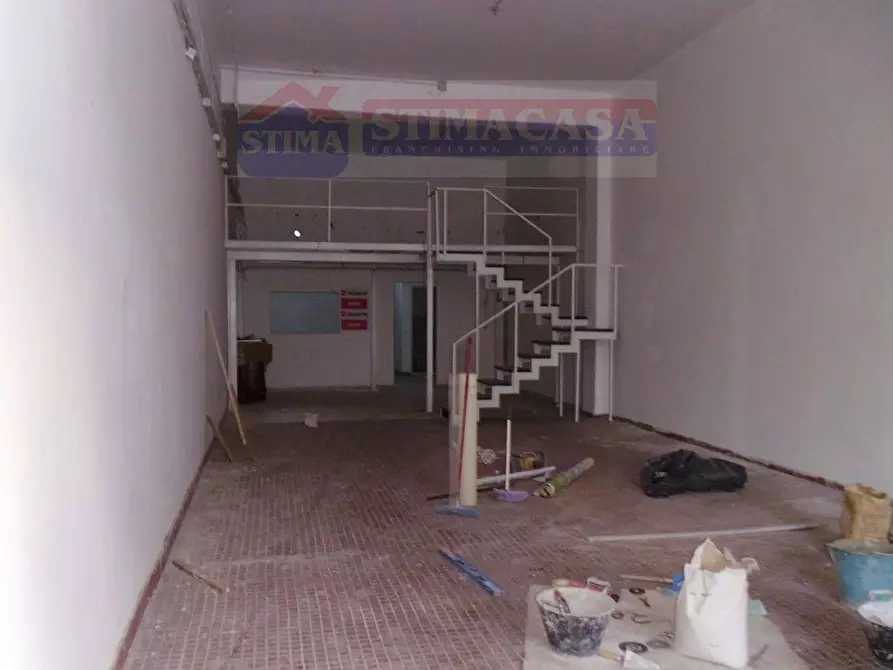 Immagine 2 di Locale commerciale in affitto  in VIA Padula a Casoria