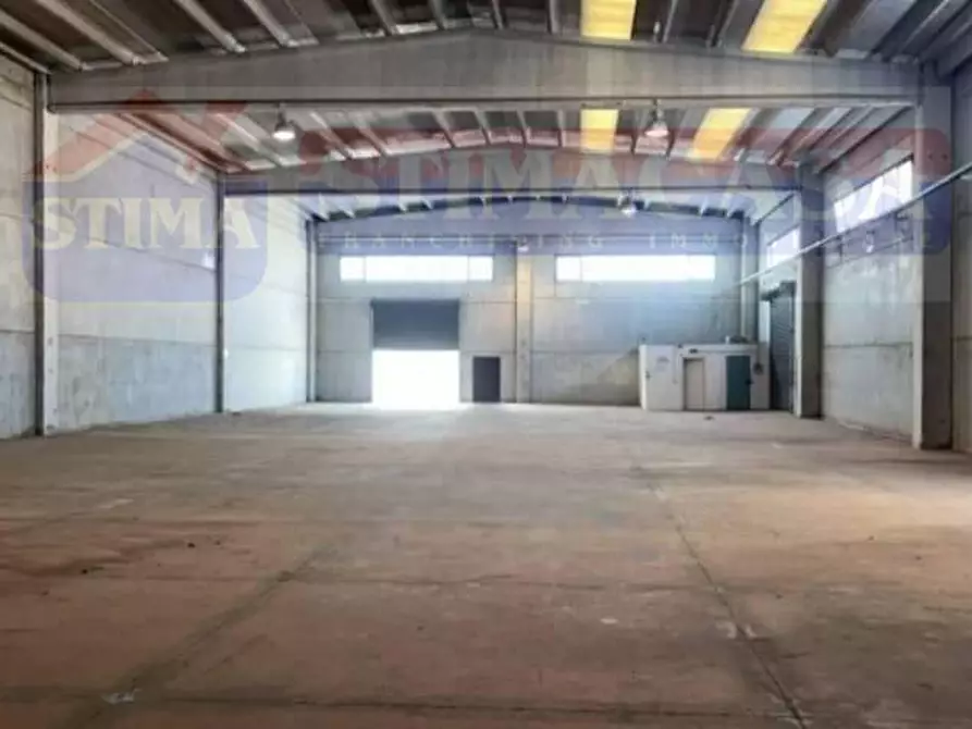 Immagine 4 di Capannone industriale in affitto  in ALTRO zona industriale a Vitulazio