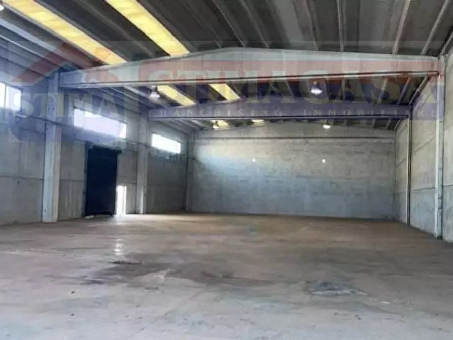 Immagine 5 di Capannone industriale in affitto  in ALTRO zona industriale a Vitulazio