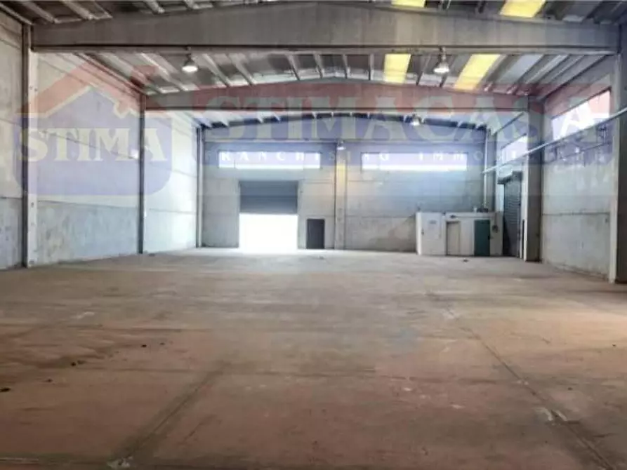 Immagine 6 di Capannone industriale in affitto  in ALTRO zona industriale a Vitulazio
