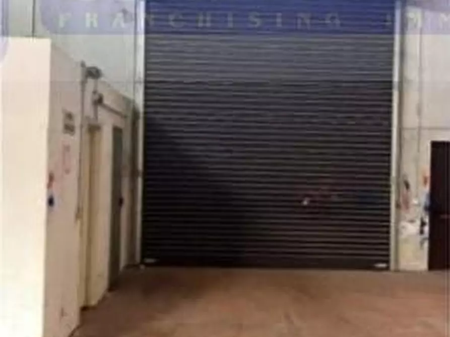 Immagine 8 di Capannone industriale in affitto  in ALTRO zona industriale a Vitulazio