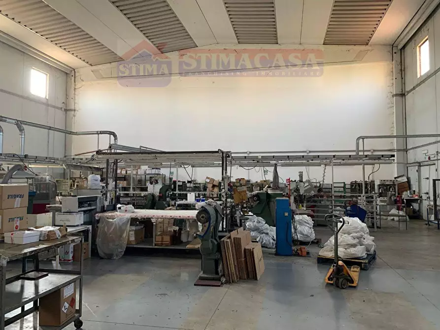 Immagine 3 di Capannone industriale in affitto  in VIA Bugnano a Orta Di Atella