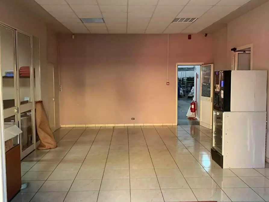 Immagine 6 di Capannone industriale in affitto  in VIA Bugnano a Orta Di Atella