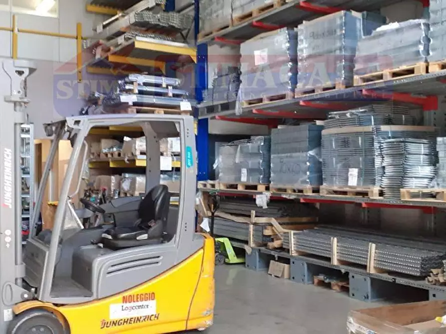 Immagine 2 di Capannone industriale in affitto  in VIA Circumvallazione Esterna a Casoria