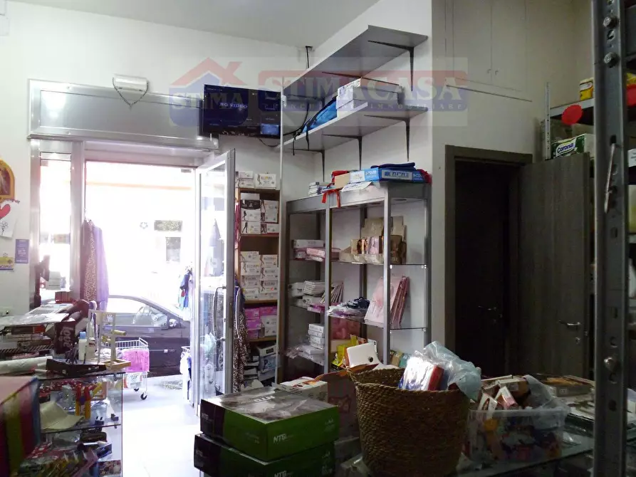 Immagine 1 di Negozio in affitto  in VIA Giovanni Amendola a Afragola