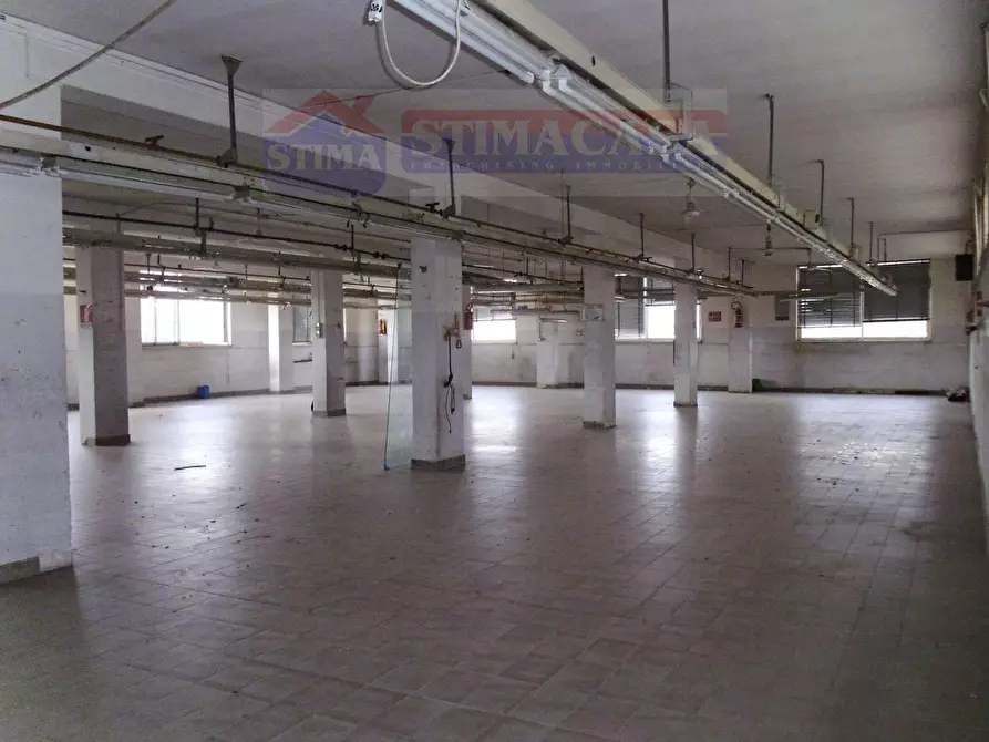 Immagine 3 di Capannone industriale in affitto  in VIA Tavernola a Casandrino