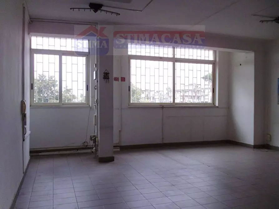 Immagine 9 di Capannone industriale in affitto  in VIA Tavernola a Casandrino