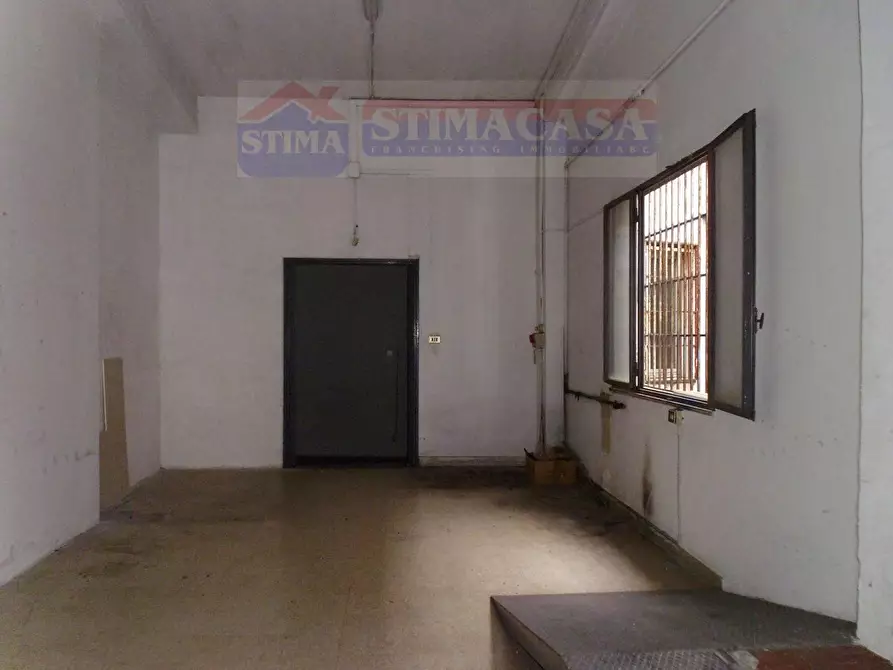 Immagine 15 di Capannone industriale in affitto  in VIA Tavernola a Casandrino