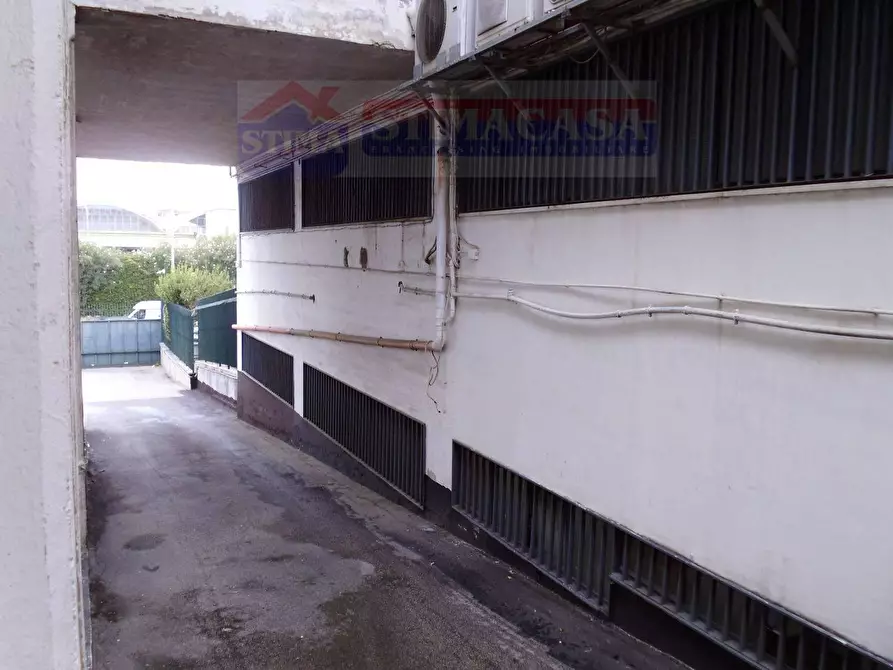 Immagine 19 di Capannone industriale in affitto  in VIA Tavernola a Casandrino