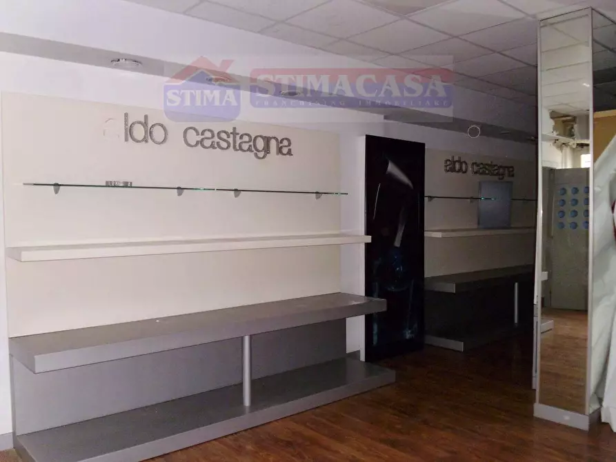 Immagine 23 di Capannone industriale in affitto  in VIA Tavernola a Casandrino