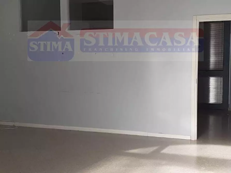 Immagine 1 di Ufficio in affitto  in VIA Padula a Casoria
