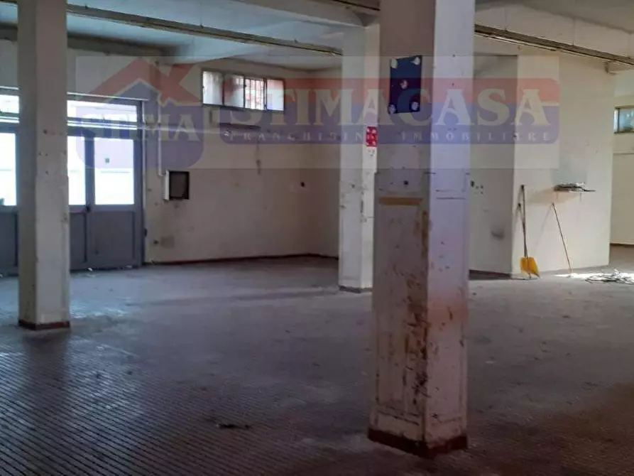 Immagine 2 di Attività commerciale in affitto  in VIA PADULA a Casoria