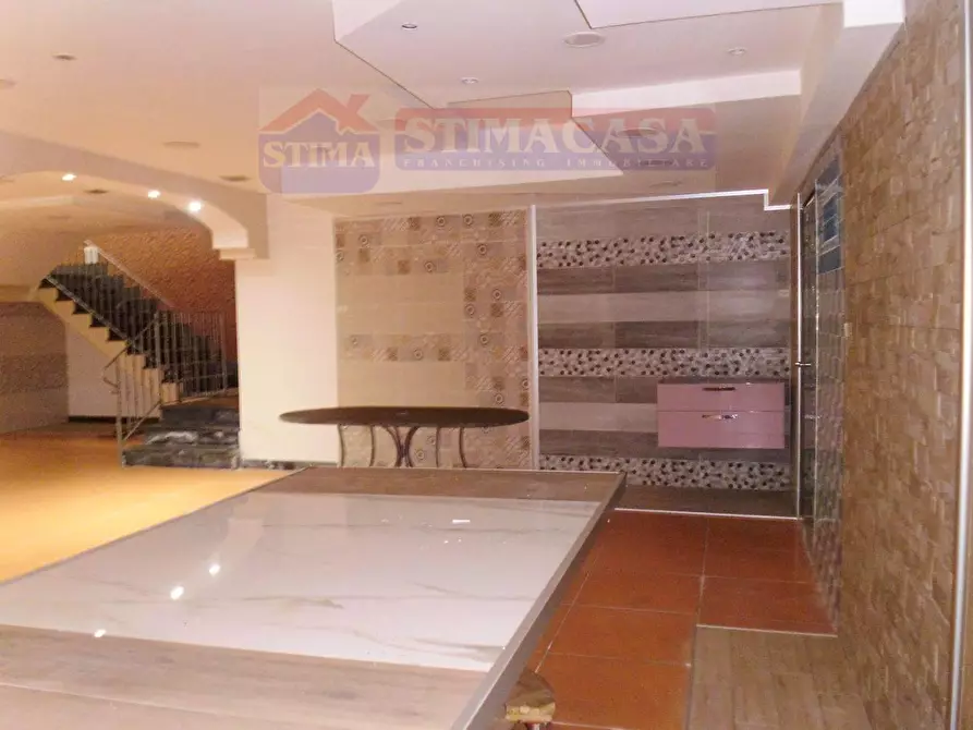 Immagine 6 di Locale commerciale in affitto  in VIA Napoli a Casoria