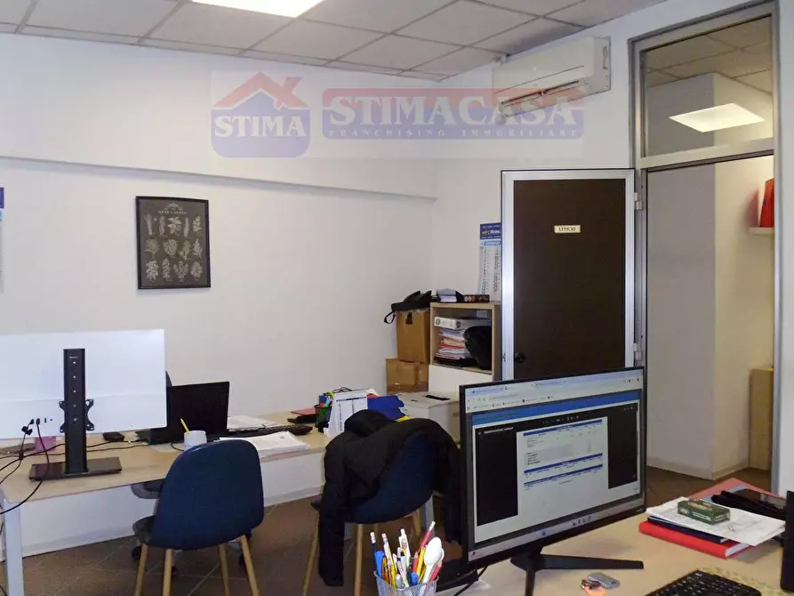 Immagine 3 di Ufficio in affitto  in VIA circumvallazione esterna a Casoria