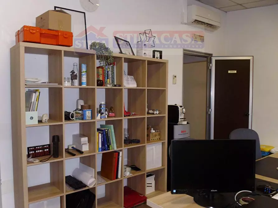 Immagine 9 di Ufficio in affitto  in VIA circumvallazione esterna a Casoria