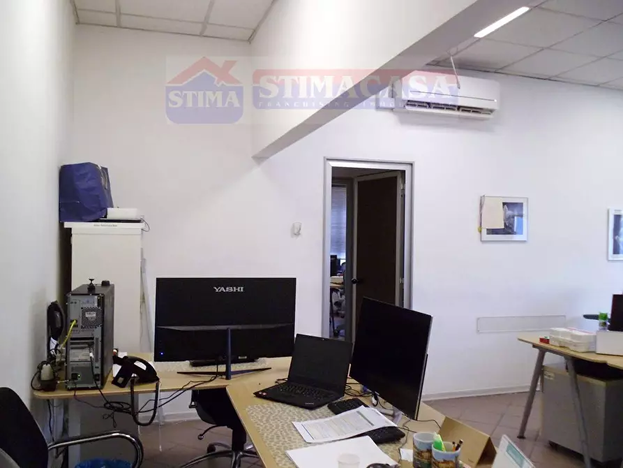 Immagine 13 di Ufficio in affitto  in VIA circumvallazione esterna a Casoria