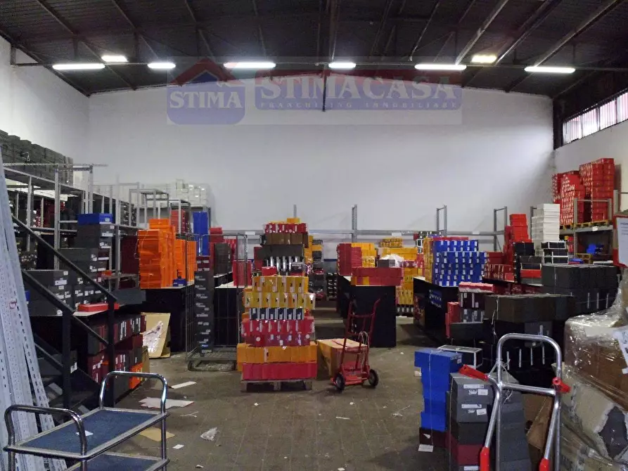 Immagine 2 di Capannone industriale in affitto  in VIA circumvallazione esterna a Casoria