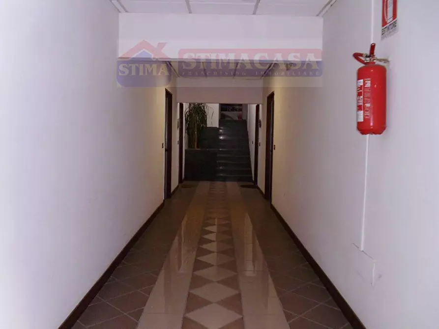 Immagine 11 di Ufficio in affitto  in VIA CIRCUMVALLAZIONE a Casoria