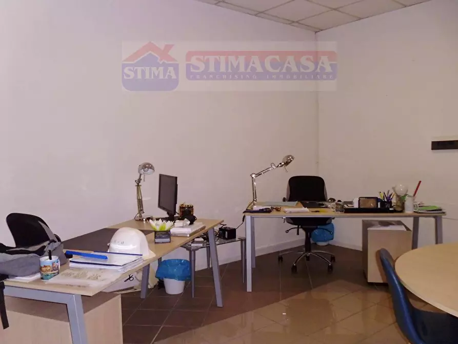 Immagine 2 di Ufficio in affitto  in VIA CIRCUMVALLAZIONE a Casoria