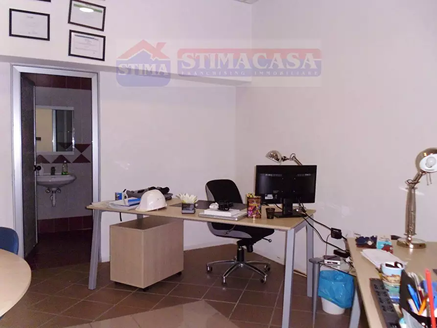 Immagine 4 di Ufficio in affitto  in VIA CIRCUMVALLAZIONE a Casoria