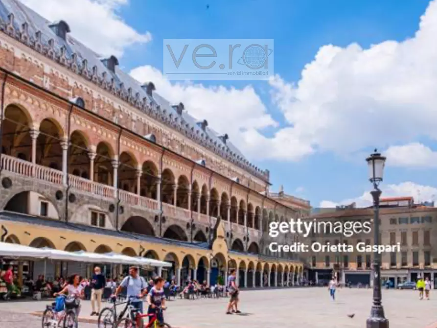 Immagine 1 di Locale commerciale in vendita  in VIA BREDA 21 a Padova