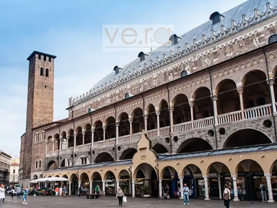 Immagine 2 di Locale commerciale in vendita  in VIA BREDA 21 a Padova