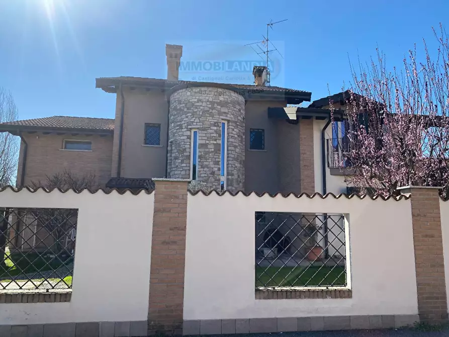 Immagine 3 di Villa in vendita  in VIA berlinguer a Comazzo