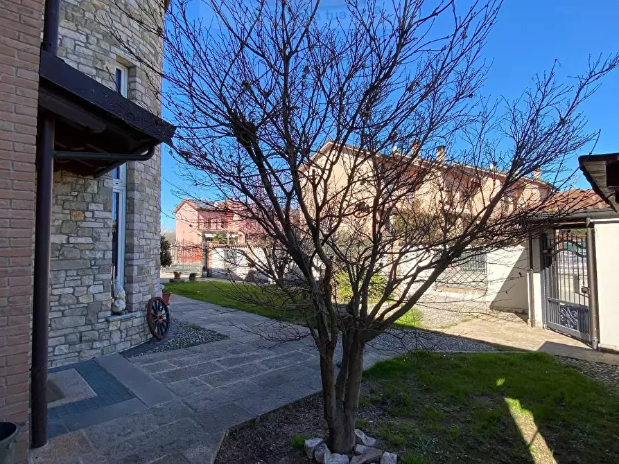 Immagine 5 di Villa in vendita  in VIA berlinguer a Comazzo