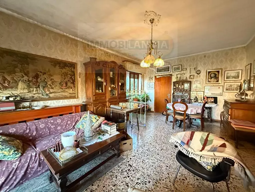 Immagine 6 di Villa in vendita  in VIA IV novembre 4 a Zelo Buon Persico