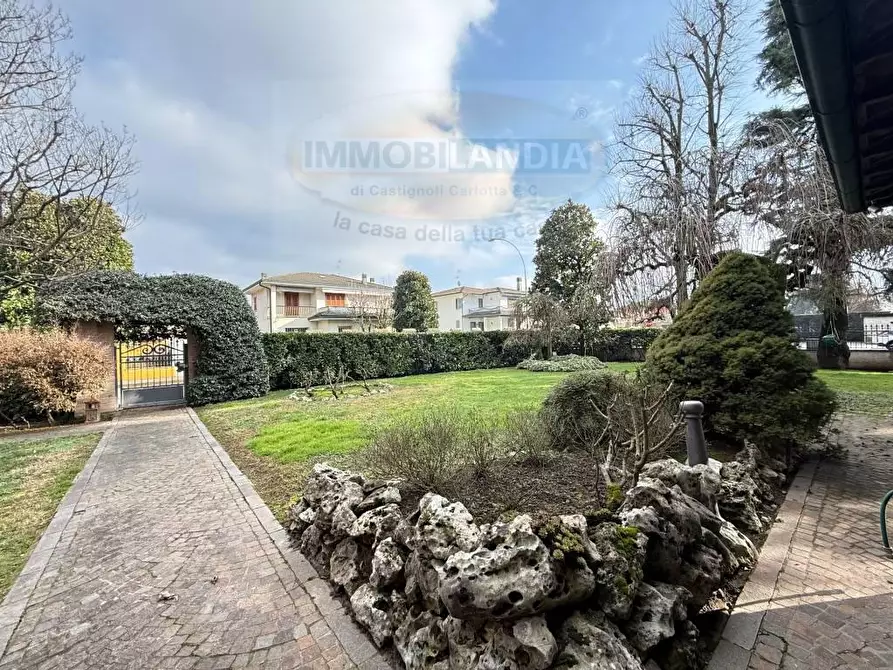 Immagine 3 di Villa in vendita  in VIA DANTE a Zelo Buon Persico