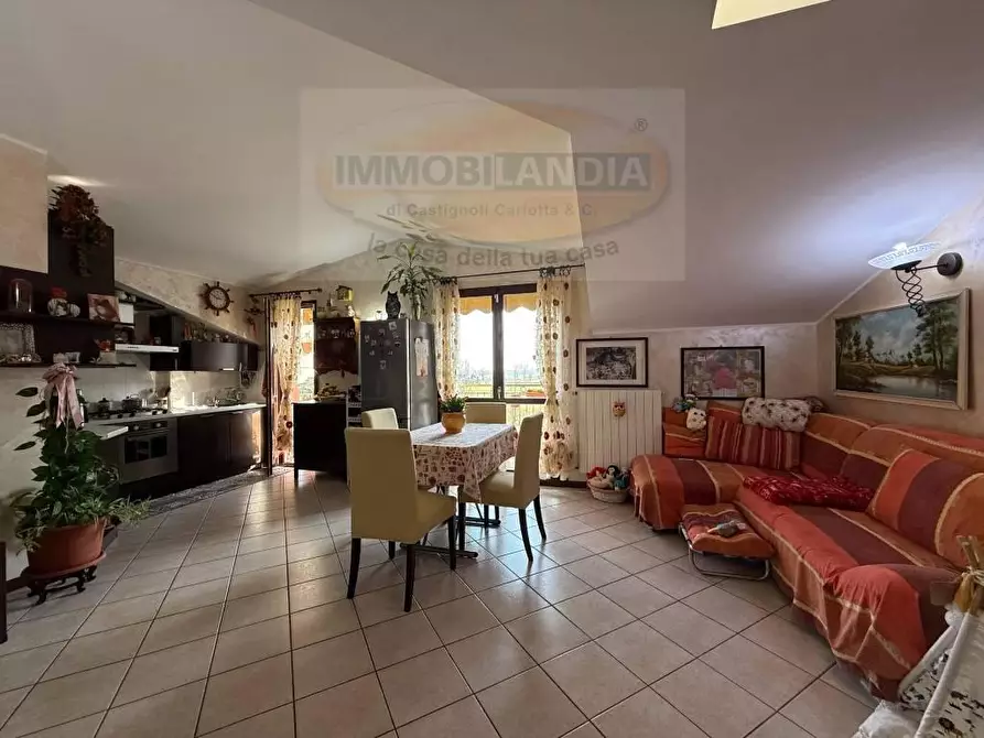 Immagine 6 di Appartamento in vendita  in PIAZZA michelangelo buonarroti a Zelo Buon Persico
