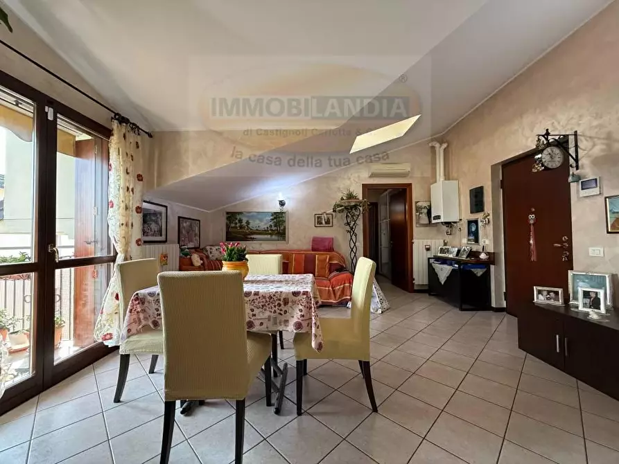 Immagine 4 di Appartamento in vendita  in PIAZZA michelangelo buonarroti a Zelo Buon Persico