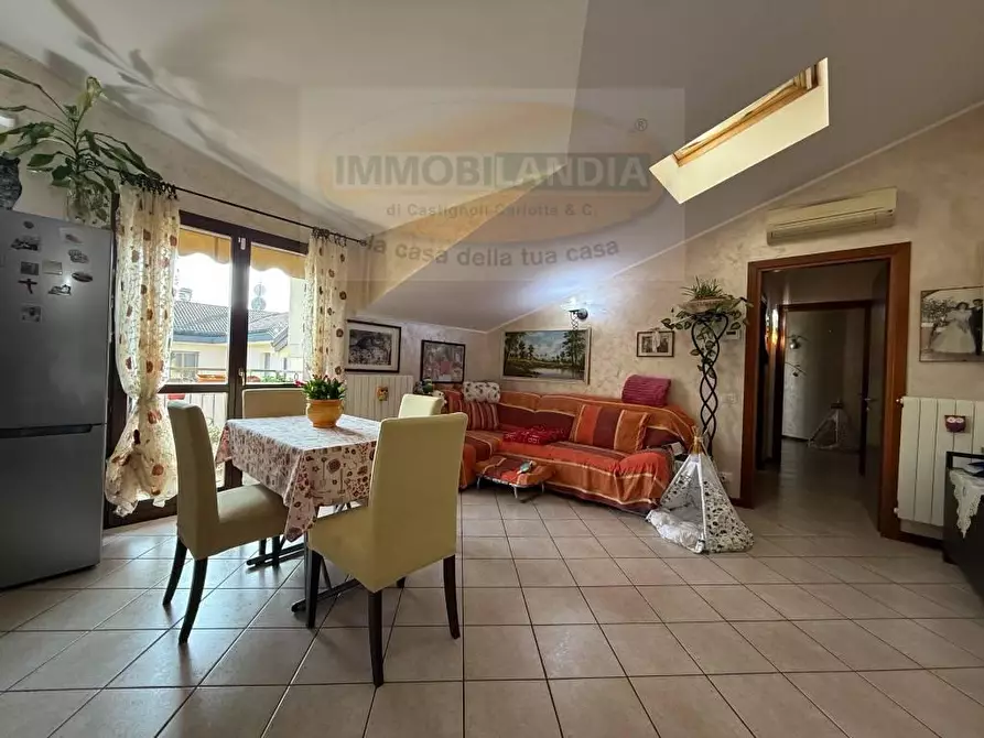 Immagine 5 di Appartamento in vendita  in PIAZZA michelangelo buonarroti a Zelo Buon Persico