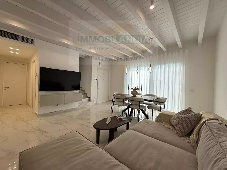 Immagine 10 di Casa bifamiliare in vendita  in VIALE europa 2 a Montanaso Lombardo