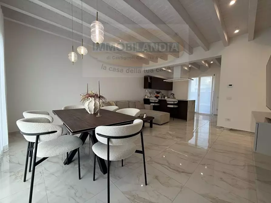 Immagine 13 di Casa bifamiliare in vendita  in VIALE europa 2 a Montanaso Lombardo