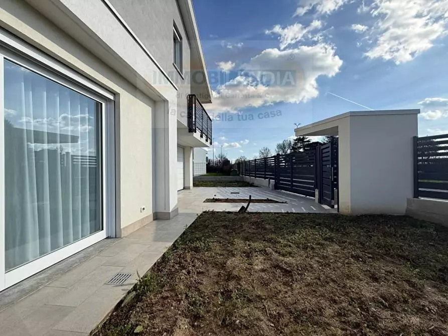 Immagine 3 di Casa bifamiliare in vendita  in VIALE europa 2 a Montanaso Lombardo