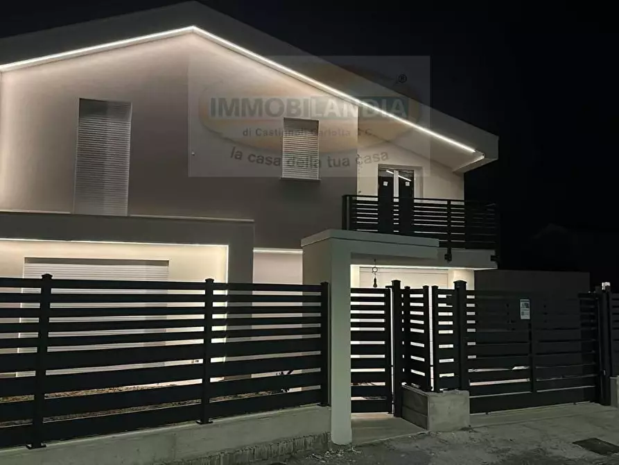 Immagine 2 di Casa bifamiliare in vendita  in VIALE europa 2 a Montanaso Lombardo