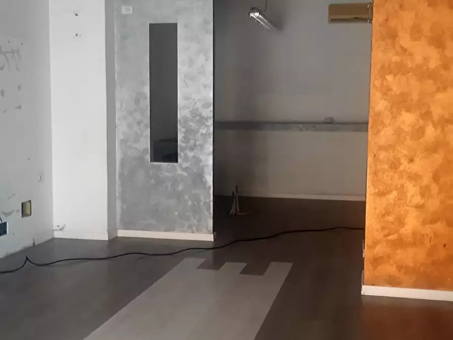 Immagine 5 di Locale commerciale in affitto  in VIA Vittorio Emanuele a Quartu Sant'elena