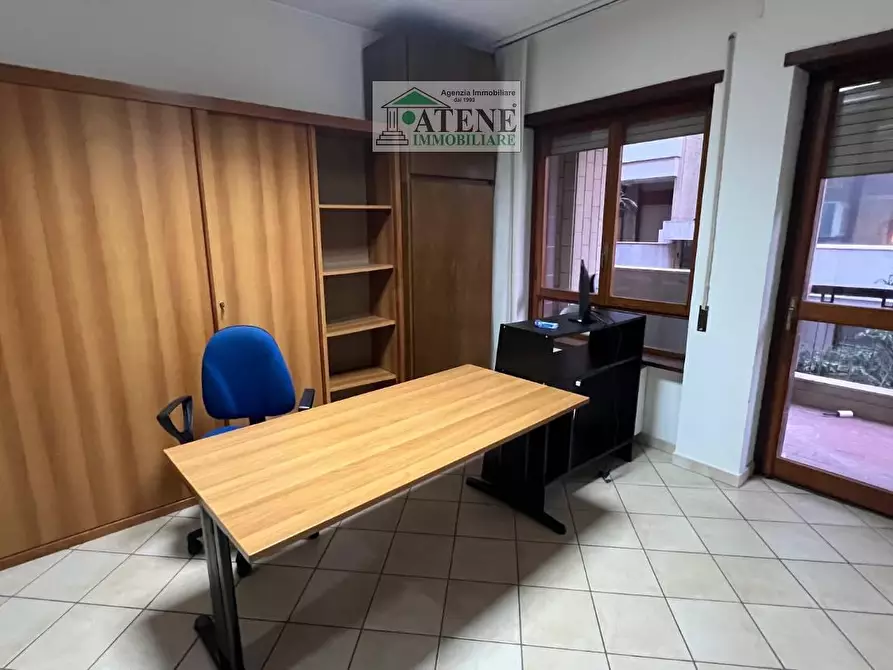 Immagine 2 di Ufficio in affitto  in VIA de gioannis 25 a Cagliari